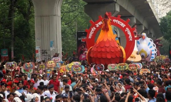 বর্ণাঢ্য আয়োজনে সারা দেশে উদযাপিত হচ্ছে বাংলা নববর্ষ