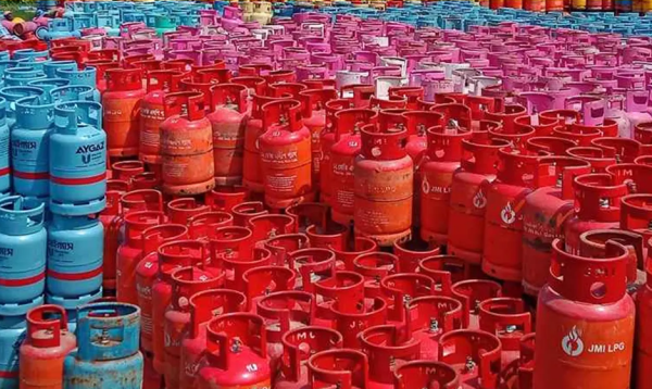 ১২ কেজি এলপিজি সিলিন্ডারের দাম কমলো ৩৫৭ টাকা