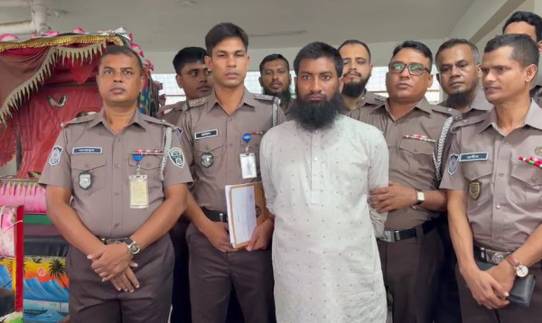 মানিকগঞ্জে অটোরিকশায় ঝাঁকুনি নিয়ে বিরোধে কিশোরকে হত্যা: গ্রেপ্তার ১