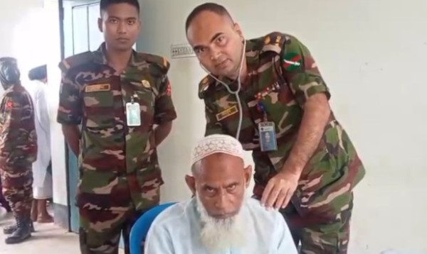 গাজিপুরে সেনাবাহিনীর বিনামূল্যে চিকিৎসাসেবা পেলেন প্রায় এক হাজার মানুষ