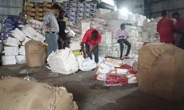 বেনাপোলে স্থলবন্দরে নিখোঁজ ১৯ প্যাকেজ ভারতীয় পণ্য উদ্ধার
