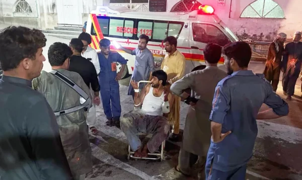 পাকিস্তানে ভয়াবহ সন্ত্রাসী হামলায় ১১ পুলিশ সদস্য নিহত