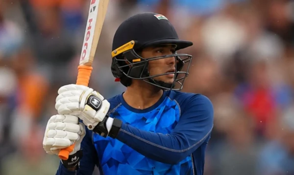 ৯১ বলে ১৫ চার, ২৫ ছয়ে অভিষেকের ২৩৩ রান!