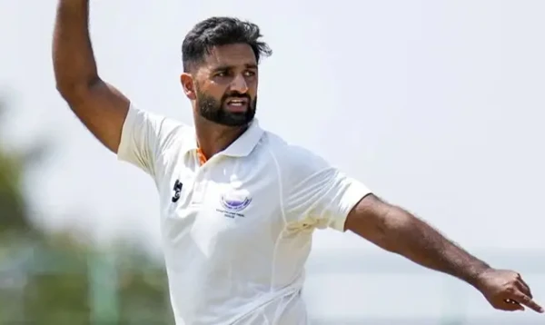 কাশ্মীরি মুসলিম পেসারকে নিয়ে ভারতের টেস্ট দল