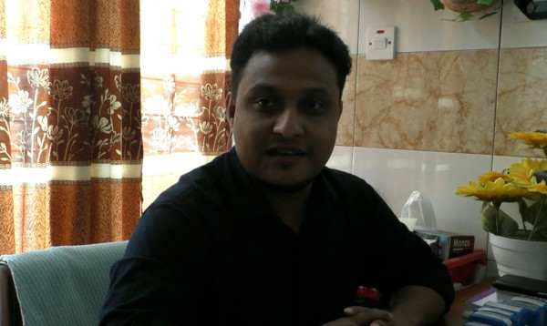 নওগাঁয় সরকারি চাকরিজীবী হয়েও রাজনীতিতে সক্রিয় মেডিকেল অফিসার