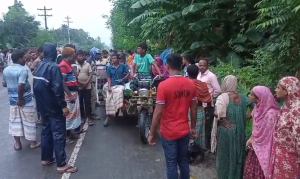 নাটোরের লালপুরে যানবাহনের ত্রিমুখী সংঘর্ষে শ্রমিকের মৃত্যু, আহত-২