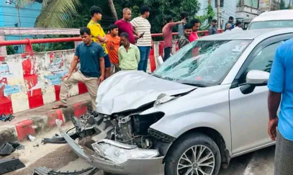 ব্রাহ্মণবাড়িয়ায় ফ্লাইওভারে ত্রিমুখী সংঘর্ষে নারীসহ আহত ৬
