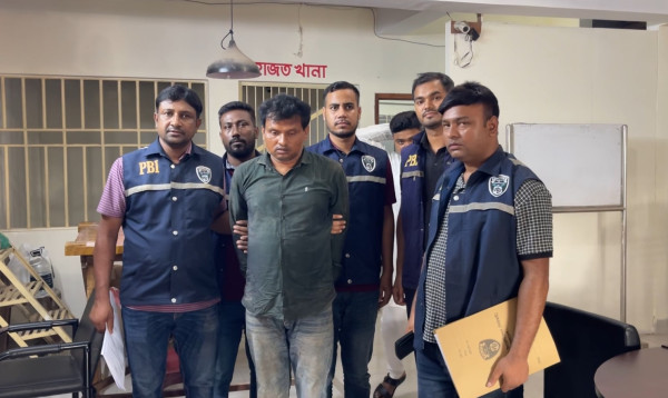 যশোরে মাকে হত্যার অভিযোগে স্কুলশিক্ষক ছেলে গ্রেপ্তার