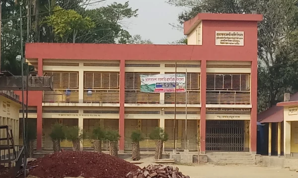 নোয়াখালীতে বিদ্যালয়ের অফিসকক্ষে আপত্তিকর ভিডিও, ছড়িয়ে পড়ায় ২ শিক্ষক সাময়িক বরখাস্ত