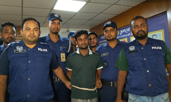ভোলায় পিস্তল ও ম্যাগাজিনসহ বহিষ্কৃত ছাত্রদল নেতা আটক