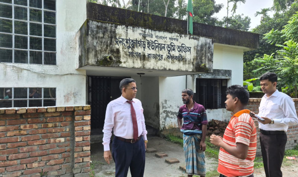 ঝালকাঠিতে নির্দিষ্ট সময়ে অফিস না খোলায় ভূমি উপসহকারী কর্মকর্তা সাময়িক বরখাস্ত