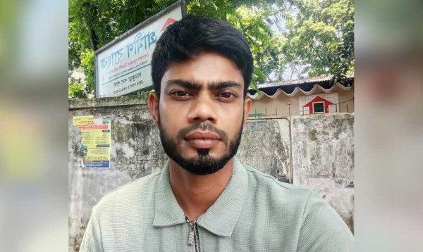 মায়ের কবরের পাশেই শায়িত হবেন সেনাসদস্য রিফাত, লাশের অপেক্ষায় পরিবার