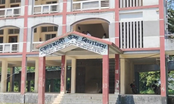 নোয়াখালীতে এক স্কুলে ৫০ শিক্ষার্থী অসুস্থ, তদন্ত কমিটি গঠন