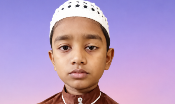 চট্টগ্রামে মাত্র ১২ মাসে পবিত্র কোরআন মুখস্থ করল ৯ বছরের তাহমিদুল