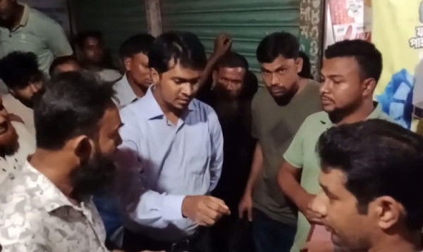 শেরপুরে অবৈধভাবে সার পাচারকালে ২৫ বস্তা সার জব্দ, দুই ডিলারকে জরিমানা