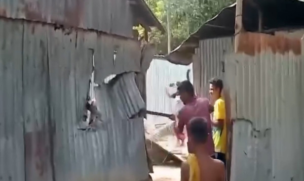 ময়মনসিংহে ছেলের সামনে মাকে সংঘবদ্ধ ধর্ষণ, অভিযুক্তদের বাড়ি ভাঙচুর করল এলাকাবাসী