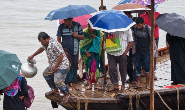 বঙ্গোপসাগরে গভীর নিম্নচাপের প্রভাবে মোংলা বন্দরে ৩ নম্বর সংকেত