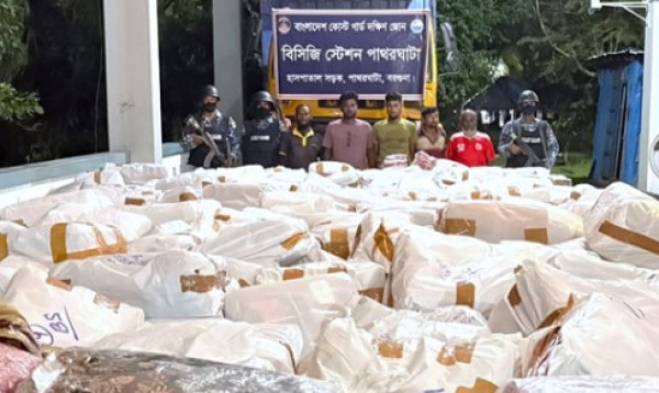 বরগুনায় ৭ কোটি টাকার ভারতীয় পোশাক জব্দ, আটক ৫