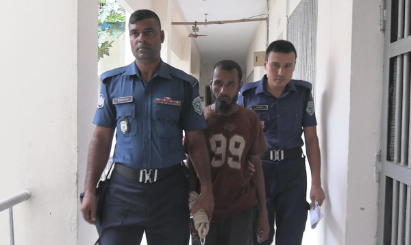 নিজের ও ছেলের নেশার টাকা জোগাতে প্রতিবন্ধীর দোকানে চুরি: বাবা গ্রেপ্তার