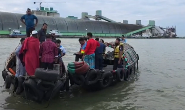 সোনারগাঁয়ে বিয়ের দাওয়াতে যাওয়ার পথে মেঘনায় ট্রলার ডুবে নিহত ১, নিখোঁজ ৩
