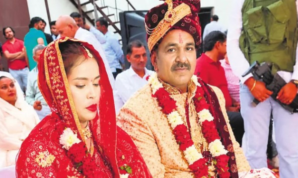 বিয়ের জন্য ১২ ঘণ্টার প্যারোলে মুক্তি, অনুষ্ঠান শেষে ফের কারাগারে ফিরলেন বর