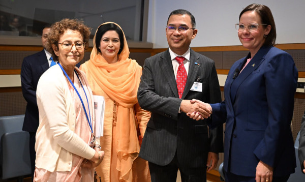 নিউইয়র্কে বিশ্বনেতাদের সঙ্গে প্রধানমন্ত্রীর দ্বিপক্ষীয় বৈঠক