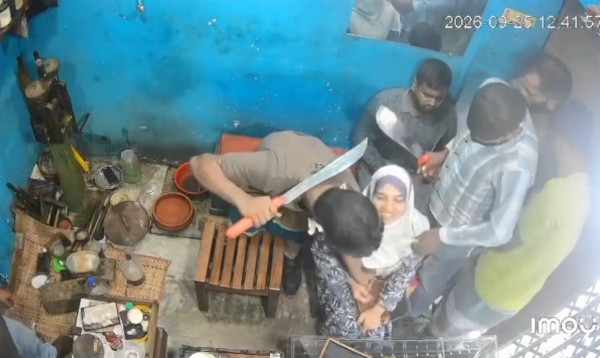 নারায়ণগঞ্জে দিনদুপুরে স্বর্ণের দোকান থেকে ৮ ভরি স্বর্ণ লুট
