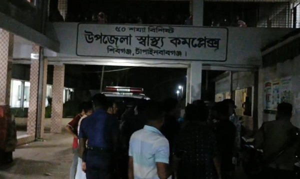 চাঁপাইনবাবগঞ্জে গরু বিক্রি করে বাড়ি ফেরার পথে ভটভটি উল্টে বাবা-ছেলেসহ নিহত ৩