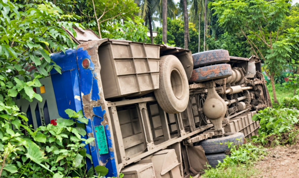 ঝিনাইদহে বাসচাপায় প্রাণ গেল পৌরসভার কসাইখানা পরিদর্শকের