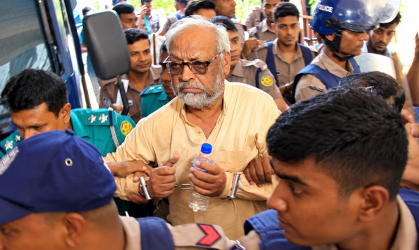 বিমানবন্দরে বিশৃঙ্খলার ঘটনায় আখতারুজ্জামান রিমান্ডে