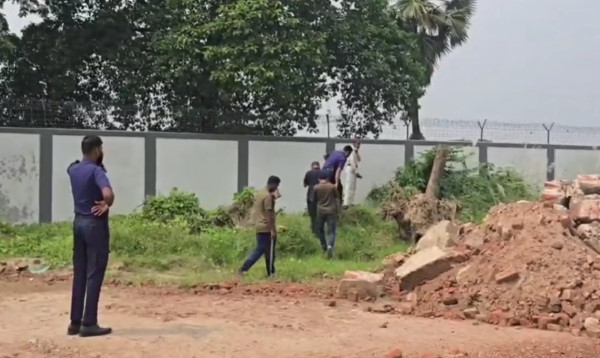 নরসিংদীতে সার কারখানা থেকে অজ্ঞাত ব্যক্তির খণ্ডিত মরদেহ উদ্ধার