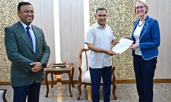 প্রধানমন্ত্রীর সঙ্গে ব্রিটিশ হাইকমিশনারের সাক্ষাৎ
