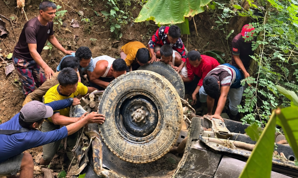 বান্দরবানে গাড়ি খাদে পড়ে প্রাণ গেল ২ পর্যটকের, আহত ৫