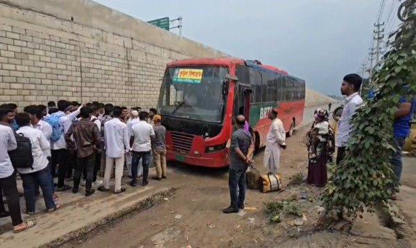 নারায়ণগঞ্জে স্টুডেন্ট টিকিট চাওয়ায় ২ কলেজছাত্রকে মারধরের অভিযোগ, বিআরটিসি বাস ভাঙচুর