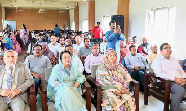 শুধু সনদ নয়, মানবিক মানুষ হতে হবে শিক্ষার্থীদের: খাদ্যমন্ত্রী