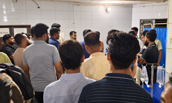 গাজীপুরে বিকাশ এজেন্টের গাড়িতে গুলি চালিয়ে ৩ কোটি টাকা ছিনতাই, আহত ৩