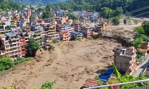 নেপালে ফের আকস্মিক বন্যায় ভাঙল ব্রিজ, জরুরি সতর্কতা জারি