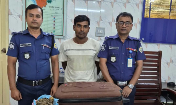 পিরোজপুরে ট্রলি ব্যাগের ভেতর মিলল ৪ কেজি গাঁজা, গ্রেপ্তার ১