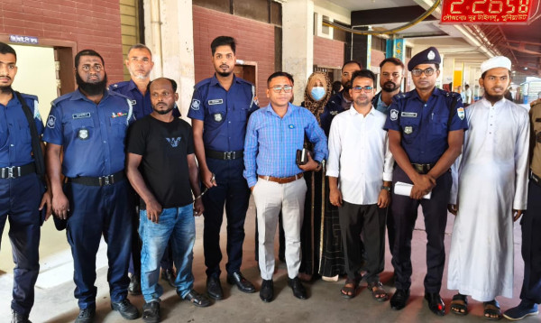 ব্রাহ্মণবাড়িয়ায় ট্রেনের এক টিকিট ১২ জনের কাছে বিক্রি, কালু আটক