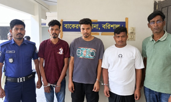 জ্বীনের মাধ্যমে সুস্থ করে দেয়ার আশ্বাসে প্রায় ২ লাখ টাকা হাতিয়ে নেয়ার অভিযোগে গ্রেপ্তার ৩