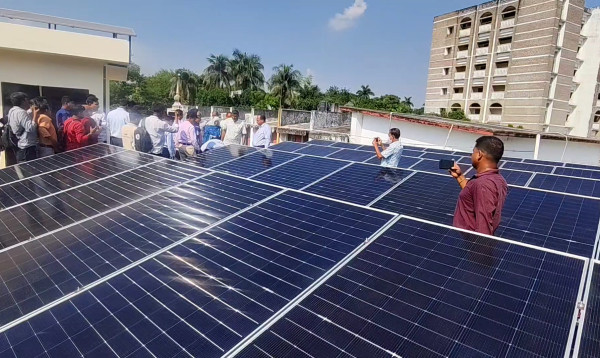 সোলার প্যানেল থেকে জাতীয় গ্রিডে বিদ্যুৎ সরবরাহ শুরু করল ফরিদপুর জেলা পরিষদ
