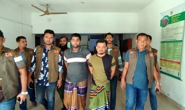 ফেসবুকে পণ্যের চটকদার বিজ্ঞাপন দিয়ে অভিনব প্রতারণা, নড়াইলে গ্রেপ্তার ২