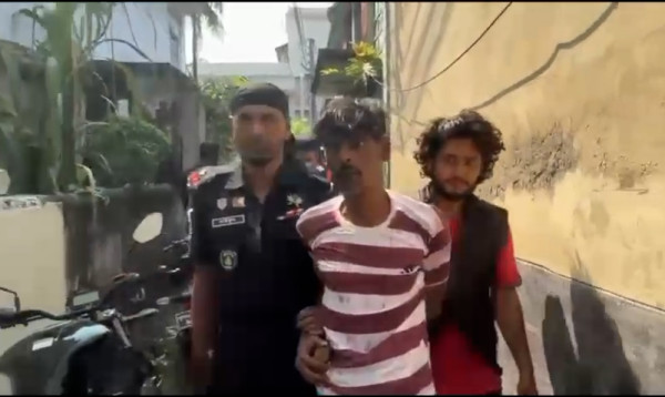 খুলনায় পুলিশ কর্মকর্তাকে কুপিয়ে জখমের ঘটনায় প্রধান আসামিসহ গ্রেপ্তার ২