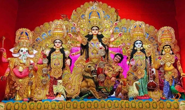 শারদীয় দুর্গোৎসব শুরু, আজ মহাষষ্ঠী