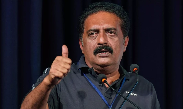 সরকারের পতন চাই, তবে বাংলাদেশ বা নেপালের মতো করে নয়: প্রকাশ রাজ