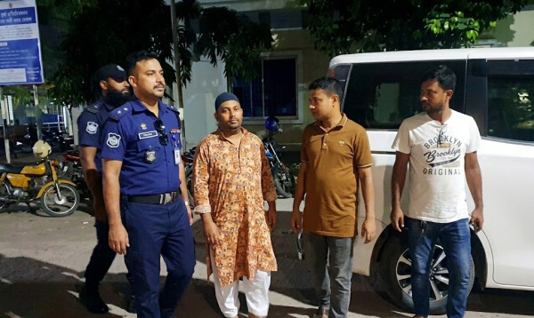 নাটোরে ‘মৌচাক’-এর কারখানায় অভিযান, ২ লক্ষ টাকা জরিমানা ও মালিক আটক