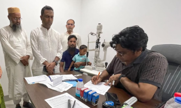 প্রধানমন্ত্রীর হস্তক্ষেপে আবু বক্করের অন্ধ চোখে এবার আলো ফোটার সম্ভাবনা