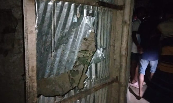 তরুণীর সিঁথিতে সিঁদুর দিতে চাওয়ায় ২ পক্ষের সংঘর্ষে আহত ৫