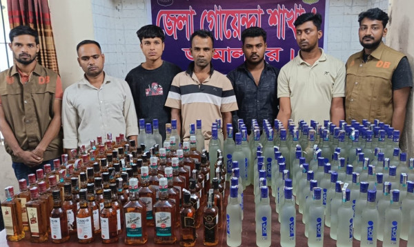 জামালপুরে ভারতীয় মদ উদ্ধার, ইউনিয়ন ছাত্রদলের নেতাসহ ৫ জন আটক