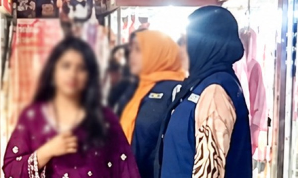 ময়মনসিংহে ফেসবুকে কটূক্তির অভিযোগে এক নারীকে পুলিশে দিল স্থানীয়রা